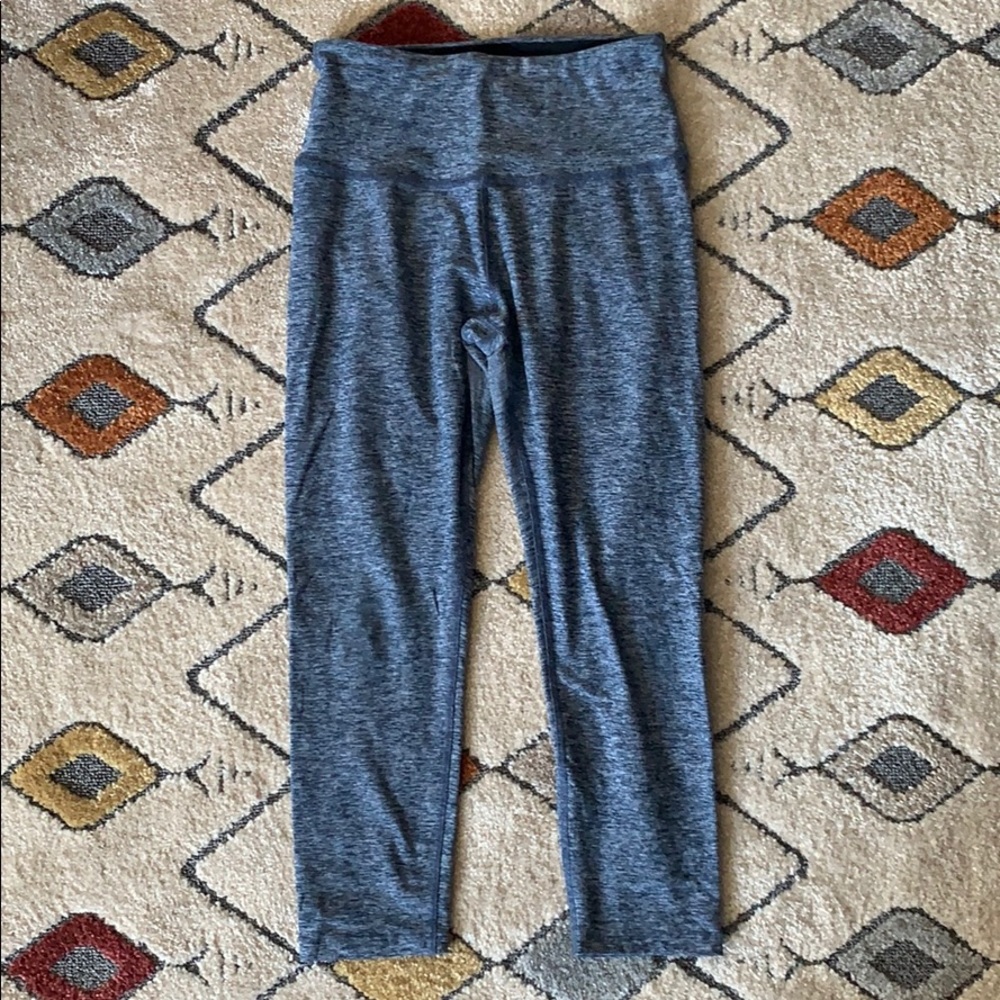 Beyond Yoga blue capris